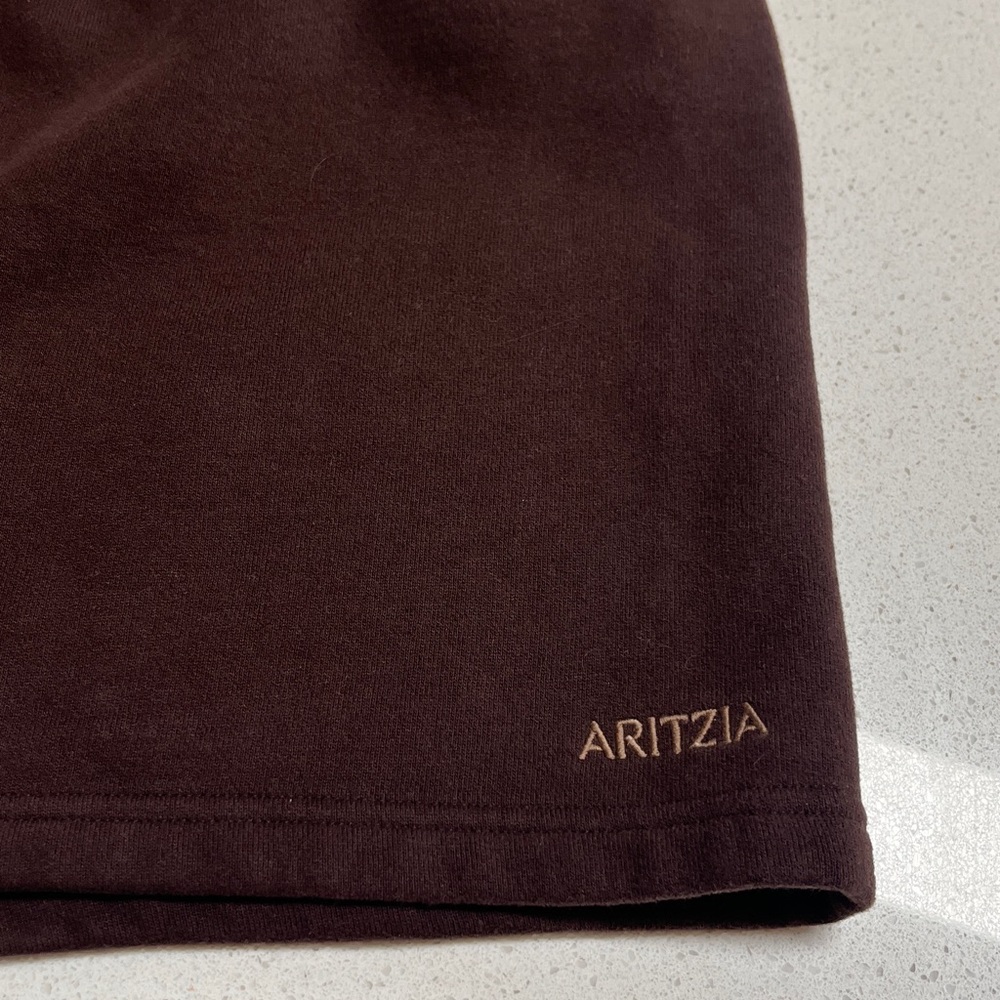 Aritzia Cozy Sweatfleece Perfect Hi-Rise Mini Short - Picture 4 of 6